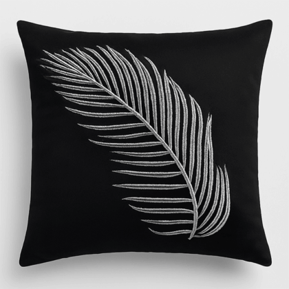 Coussin Noir brodé plume Argent