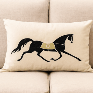 Coussin Blanc sale brodé cheval Noir