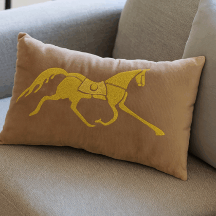 Coussin Marron brodé cheval Doré